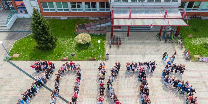 Pogledajte našu školu snimljenu iz zraka