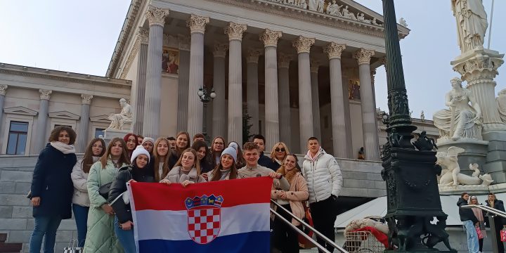 Učenici naše Škole u posjetu austrijskom Parlamentu 